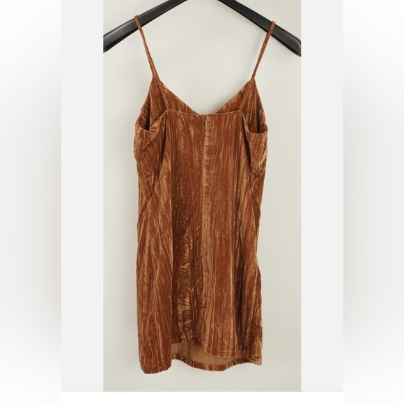 New Elodie Women's Size M Clay Brown crushed Velvet Sleeveless Cami Mini Dress - Picture 2 of 8